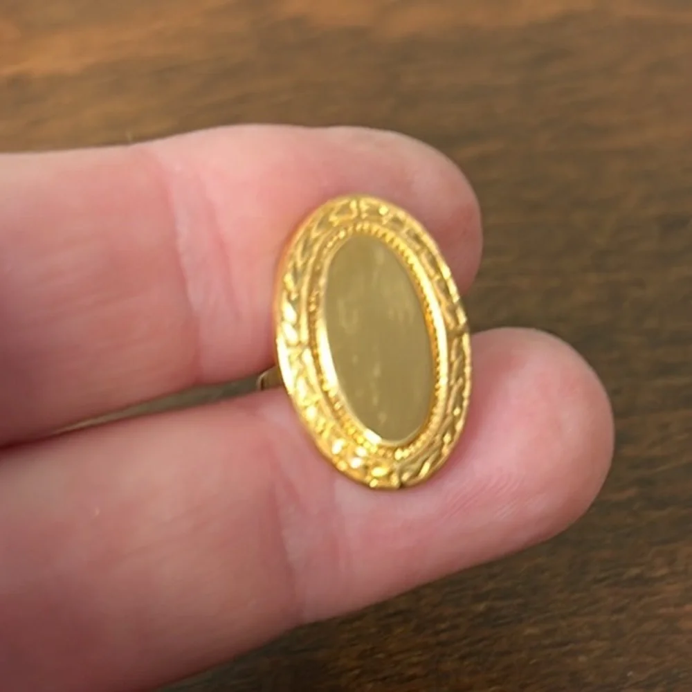 Vintage decorative edging oval gold tone‎ cuff links